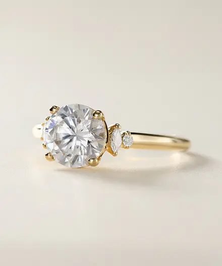 Graduated Pavé